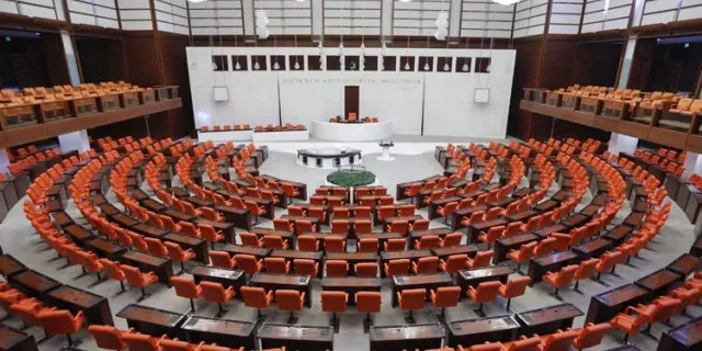 Memurlara da bayram ikramiyesi verilmesi talep edildi...