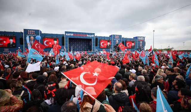 Kemal Kılıçdaroğlu kürsüde: "Değişime hazır mısınız?"