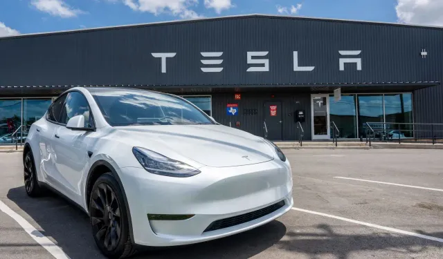 Tesla 300 bin TL maaşla yeni personel alacak: İş ilanı detayları açıklandı