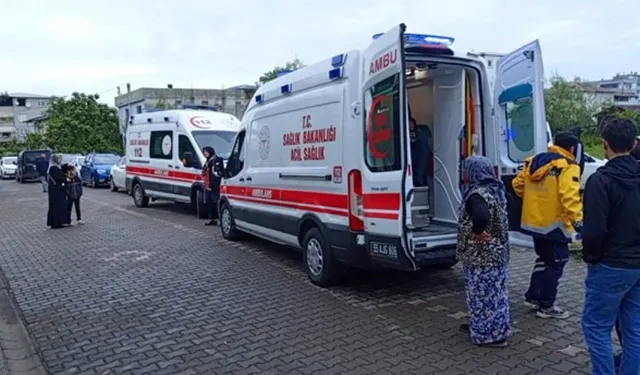 Okula Gizlice Aldığı Biber Gazı Sınıfta Patladı! Öğrenciler Ambulans ile Hastaneye Alındı