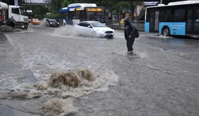 Valilikten Ankara'ya Uyarı: Sel, Fırtına ve Doluya Dikkat