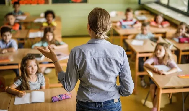 Bunları yapan öğretmen şimdi yandı! Hem ceza gelecek hem maaşı kesilecek