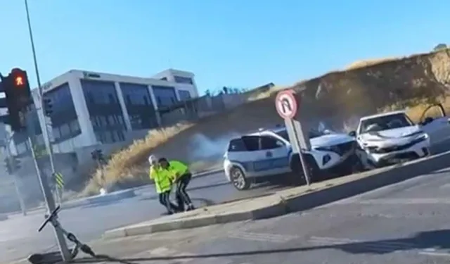 İstanbul'da Filmleri Aratmayan Olay: Trafik Polisi ile Korsan Taksi Çarpıştı