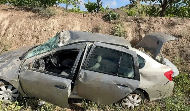 Sınav yolunda otomobil devrildi: 4 kişi yaralandı