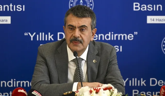 Sınıfta Kalan Öğrencileri Sevindirecek Gelişme: Bakan Tekin Telafi Sinyali Verdi