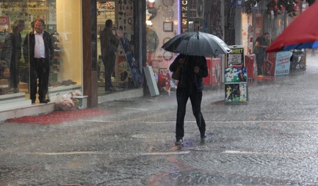 Meteoroloji'den 14 kente sarı ve turuncu kod uyarısı: Sağanak yağışlar kapıda