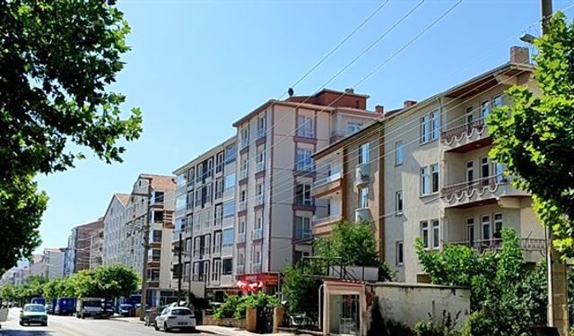 Ev Sahipleri 'Faiz' İçin Ev Satıyor, Kiralık Ev Bulmak Zorlaşıyor