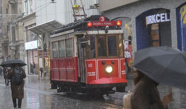 İstanbul'da kuvvetli yağış alarmı: Meteoroloji ve valilikten peş peşe uyarılar