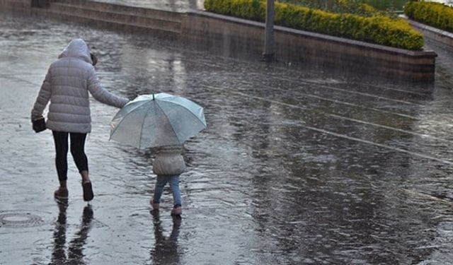 Meteoroloji'den saatli uyarı: O illerde sağanak yağış bekleniyor