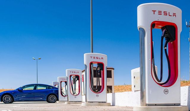 Tesla'dan, Elektrikli Araç Sahiplerine Önemli Uyarı: Bu Yöntemi Uygulamayın!