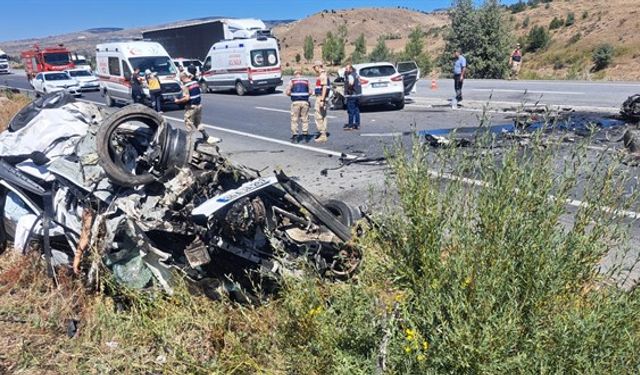 Erzincan'da Feci Kaza: 3 Ölü, 4 Yaralı