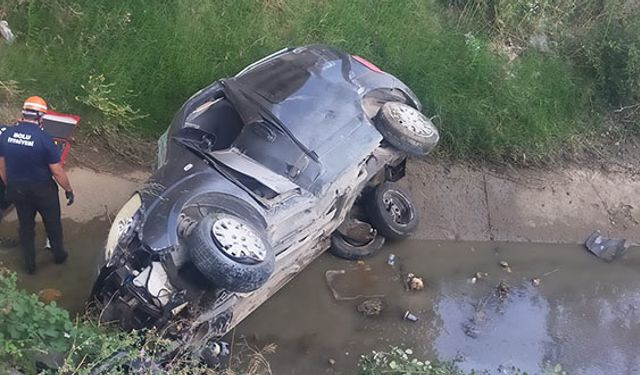 Polis memurunun kullandığı araç köprüden düştü: 1 kişi öldü