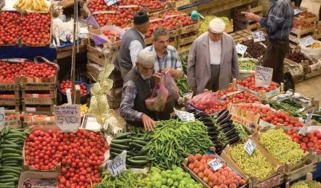 Tarlada değer kaybı, markette fiyat artışı: Sebze ve meyve fiyatları uçtu