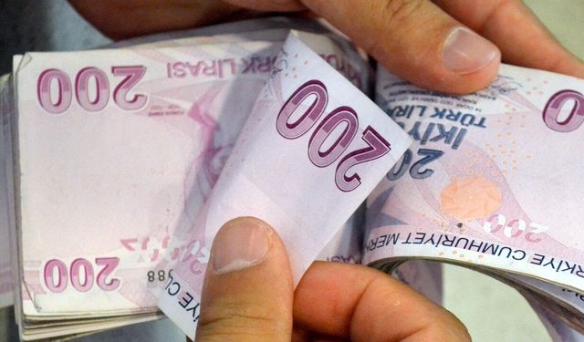 Baz Etkisi ile Düşen Enflasyon, Bankaların Yüksek Mevduat Faizlerini Artırmasına Neden Oluyor