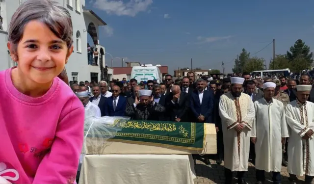 Narin Toprağa Verildi! ‘Bugün Burada Yatan Vicdanımız, İnsanlığımızdır’