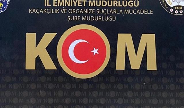 Ehliyet sınavında düzenekle kopya çeken aday polise yakalandı