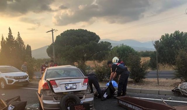 İzmir'de Feci Kaza: 2 Ölü, 3 Ağır Yaralı