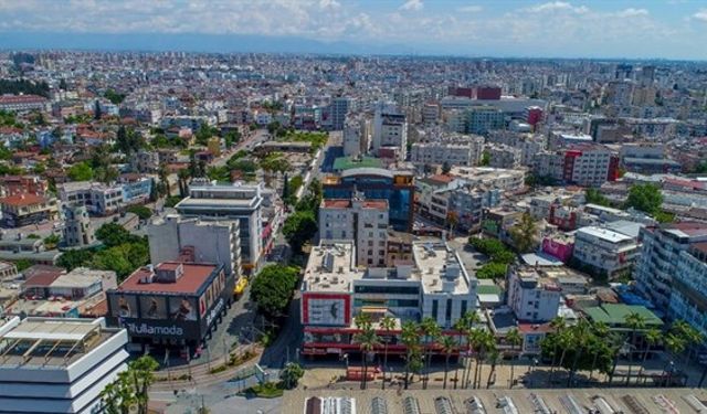 Konut Satışlarında Yüzde 40 Düşüş: Yabancılar Antalya'yı Tercih Ediyor