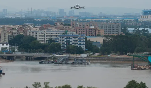 Uçan taksi çağı başlıyor! Drone’larla yemek teslimatı hızlandı