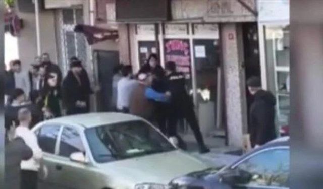Küçükçekmece’de satırlı saldırı: 4 polis yaralı, 6 kişi hastaneye kaldırıldı