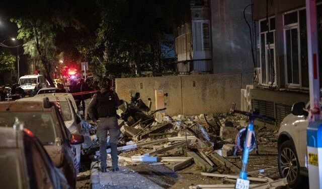 İran’dan İsrail’e füze saldırısı: Tel Aviv’de gece boyu patlamalar yaşandı
