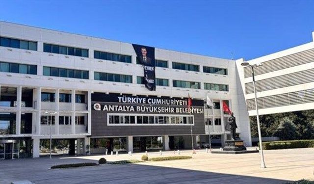 Antalya Büyükşehir Belediyesi’ne Yolsuzluk Operasyonu: 25 Gözaltı