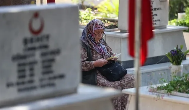AK Parti'den şehit yakınları için yeni düzenleme: İki asgari ücret bağlanacak
