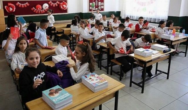 Okul kitaplarında yeni dönem başladı: Artık bu kelimeler kullanılacak