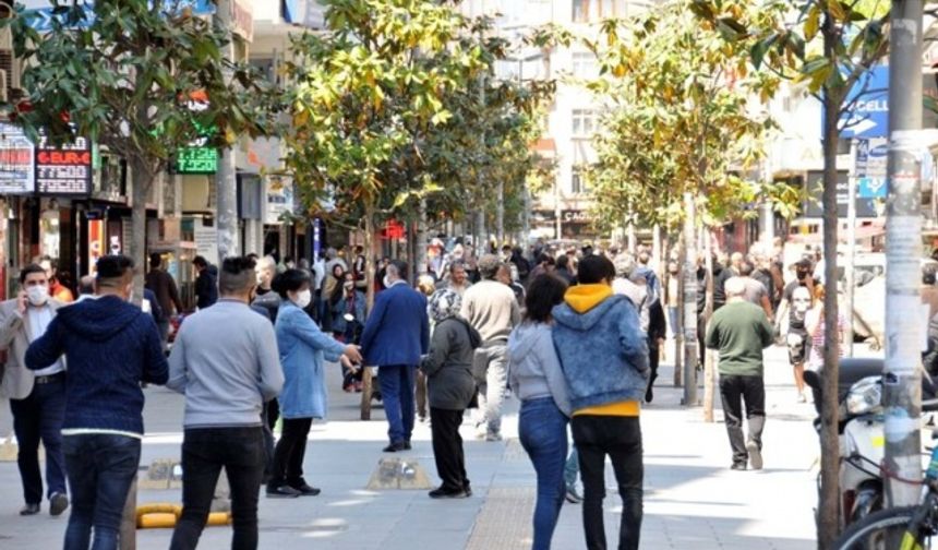 İstanbul'da coronavirüse rağmen akılalmaz yoğunluk!