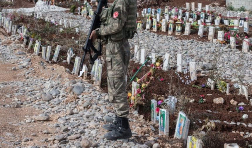 Afrin'de terörist mezarları bulundu