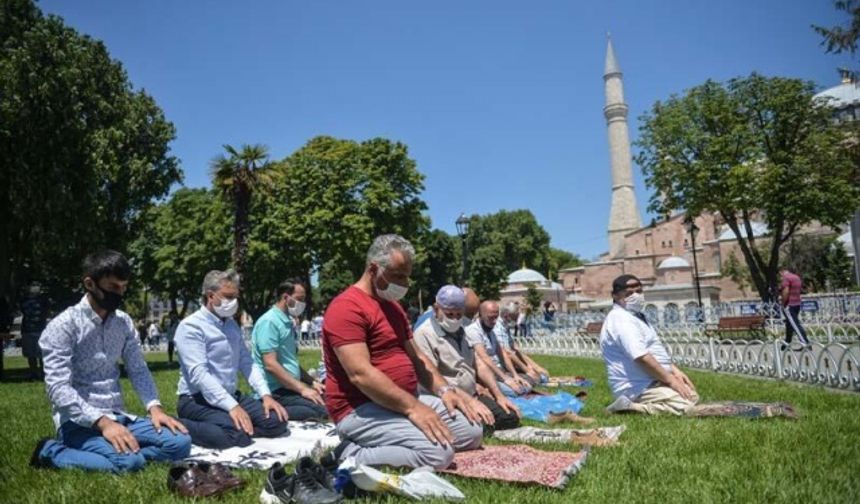 Ayasofya'daki hareketlilik bugün de sürdü !