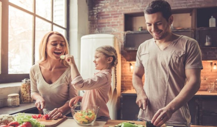 Çocuğunuza yemek yemeyi sevdirecek 7 püf noktası