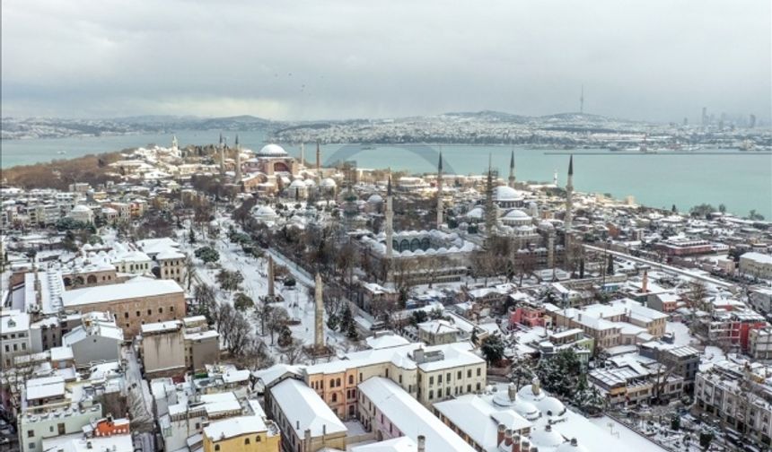 İstanbul'da kar yağışı!