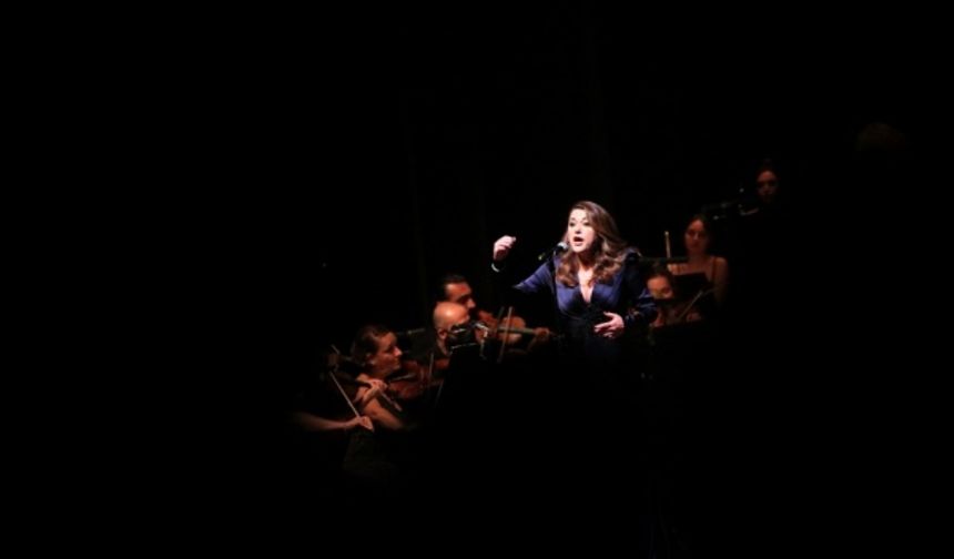 Mersin Devlet Opera ve Balesi "Kadın'ım" eserini seyircisiyle buluşturdu