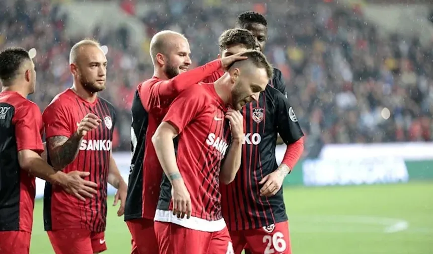 Gaziantep FK puan aldı; Altay ile Çaykur Rizespor, Süper Lig’e veda etti