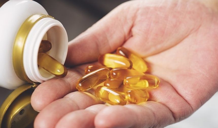 Çok faydalı diye kullandığınız vitaminde büyük tehlike! Hücrelerinizi parçalıyor, tümörü tetikliyor