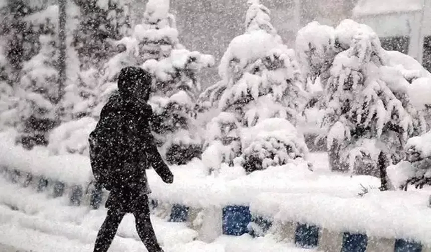 İstanbul’da kar yağışı başlıyor! Kar tüm yurdu esir alacak. Kar yağışı için alarm verilen iller…