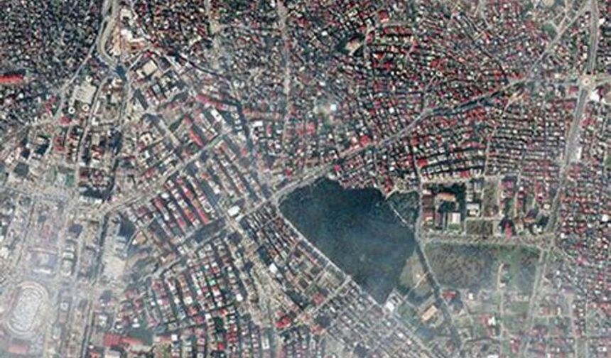 Deprem felaketinin boyutları uydu fotoğraflarına yansıdı