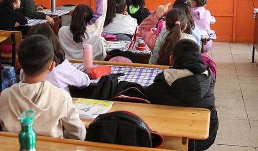 Bakan Özer: Depremden sonra nakil yaptıran 14 bin 73 öğrenci kendi iline döndü