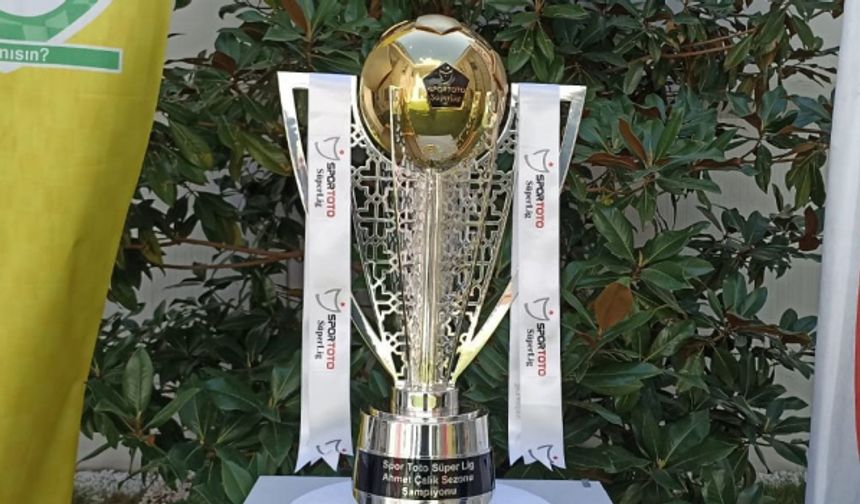 Galatasaray şampiyonluk kupasını Fenerbahçe derbisinde kaldırabilir