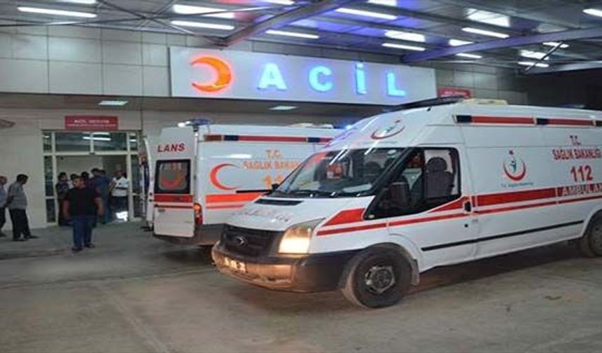 Lisede Kimya Deneyi Sırasında Patlama: Öğretmen ve 3 Öğrenci Yaralandı