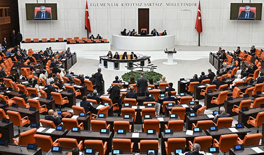Mülakatların kaldırılmasına dair grup önerisi AK Parti ve MHP'nin oylarıyla reddedildi