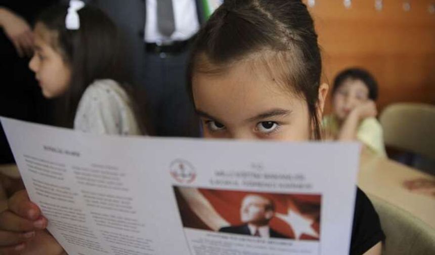Karneni getir hediyeli al! Tam 4 markadan Milli Takım Forması, bisiklet, kitap karne hediyesi...