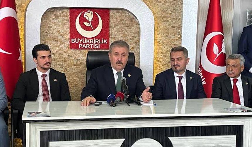 BBP Genel Başkanı Destici: Cumhurbaşkanı Erdoğan'ın Devamı İçin Anayasa Değişikliği veya Erken Seçim Şart