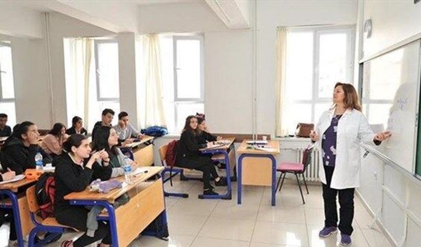 Nakil Bekleyenler Dikkat! MEB Nakil Kura İşlemleri Başlıyor