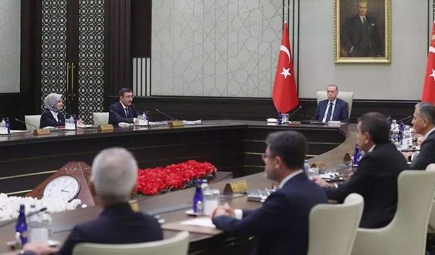 'Gösterişli' görüntüler MKYK toplantısında: Cumhurbaşkanı Erdoğan'dan uyarı..