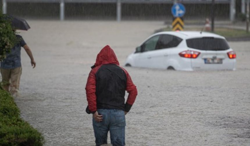 Valilik'ten Ankara'ya yeni uyarı: Sel, fırtına ve doluya dikkat