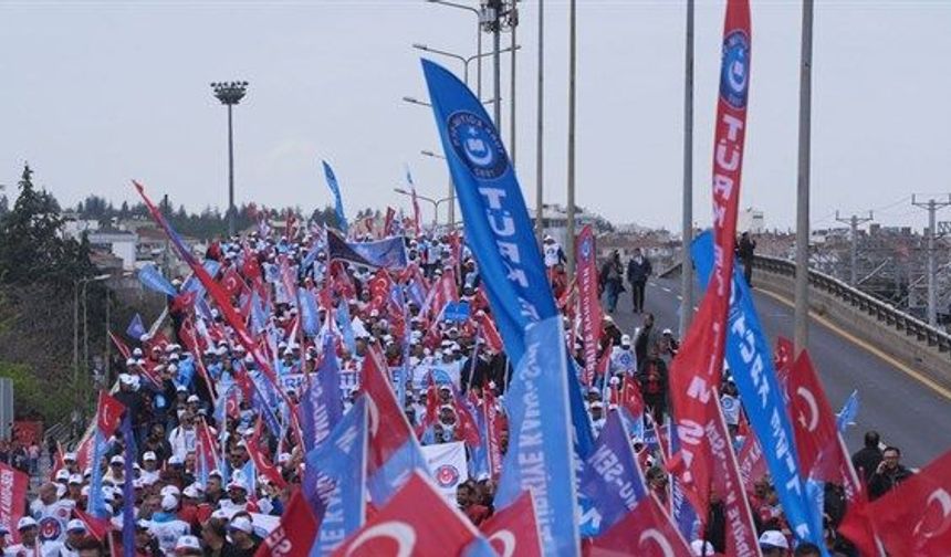 Türkiye Kamu-Sen: Ücret Adaleti Tüm Kamu Görevlileri için Sağlanmalıdır