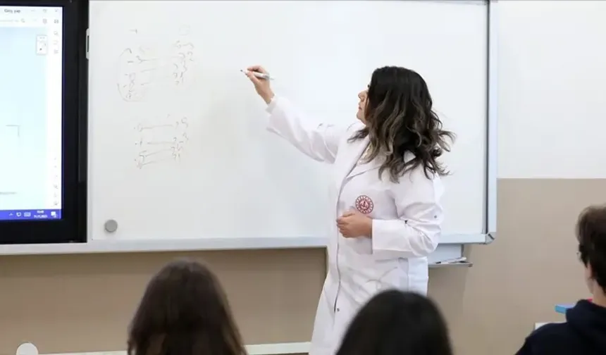Mülakat mağduru öğretmenler nasıl kadroya geçecek? Sürecin detayları belli oldu