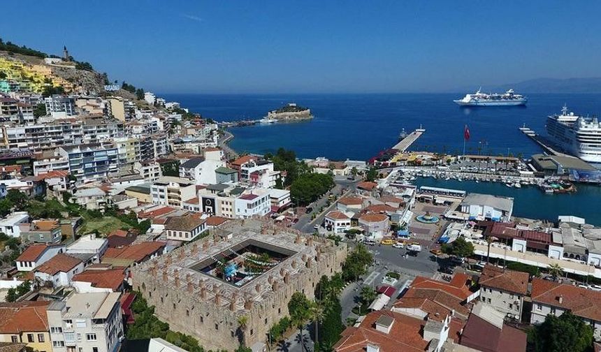 Öğretmenlerin Yıl Boyunca Yapacağı Tatiller Gündem Oldu! İşte Yıl Boyunca Yapılacak Tatiller